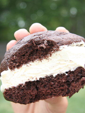 Whoopie pie held in hand
